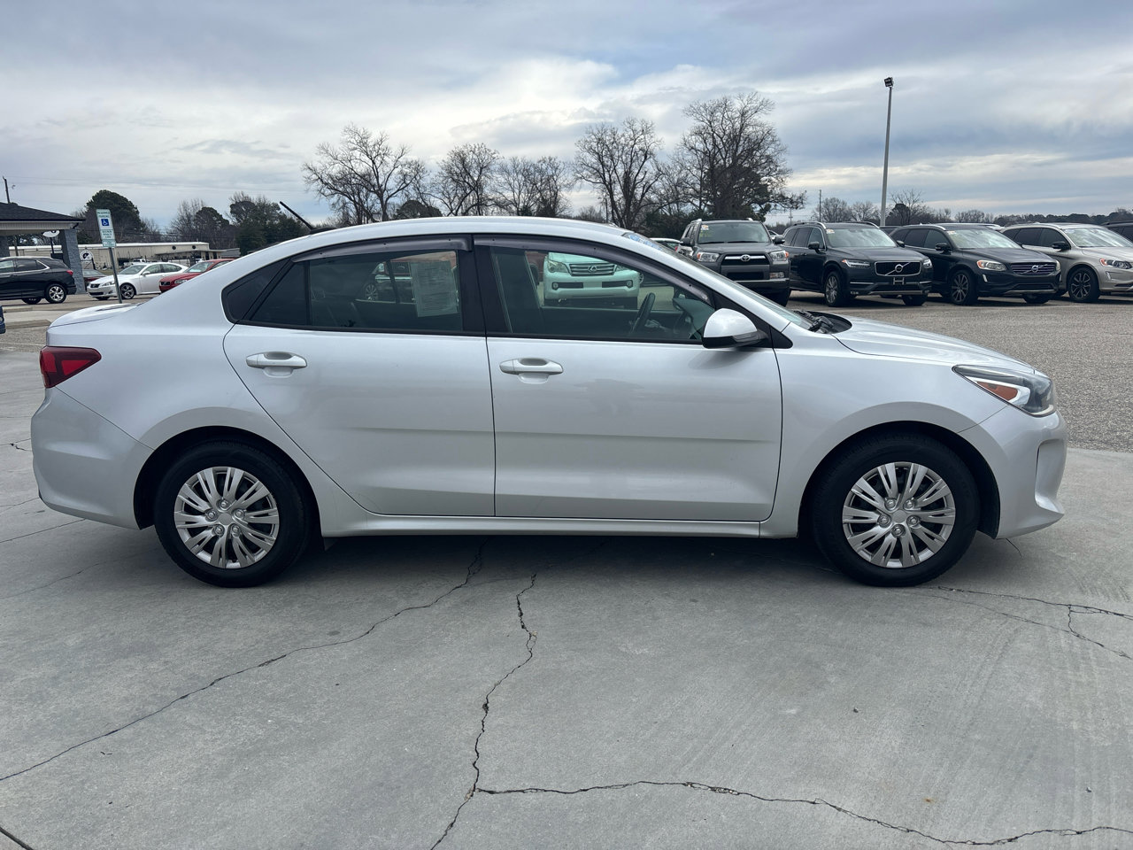 Used 2019 Kia Rio S image 3