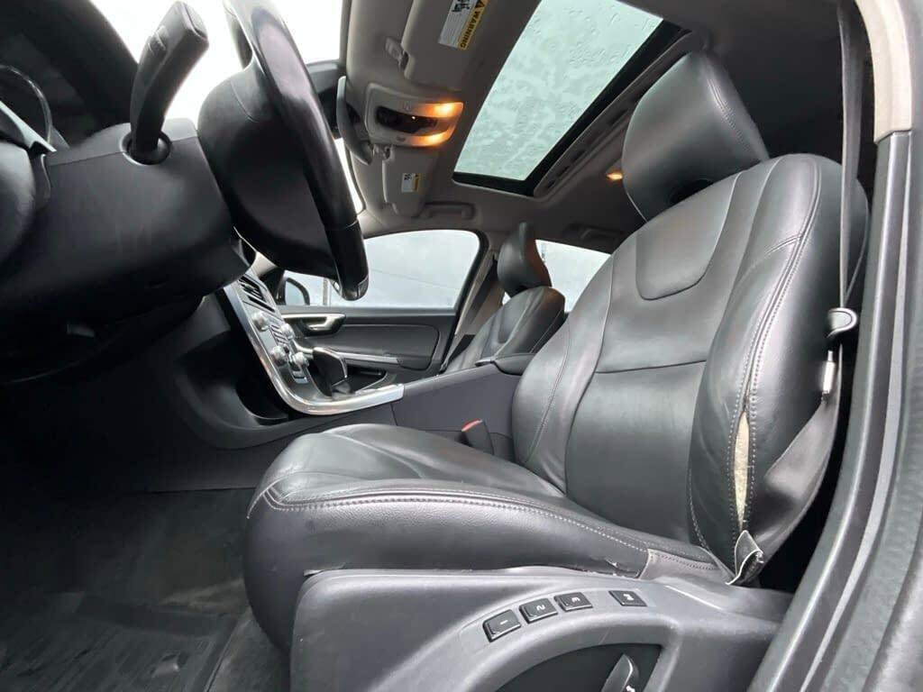 Used 2016 Volvo V60 T5 Premier image 10