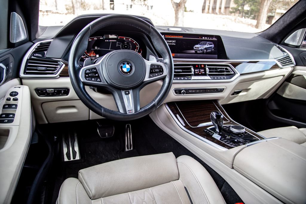 Used 2020 BMW X5 M50i image 10