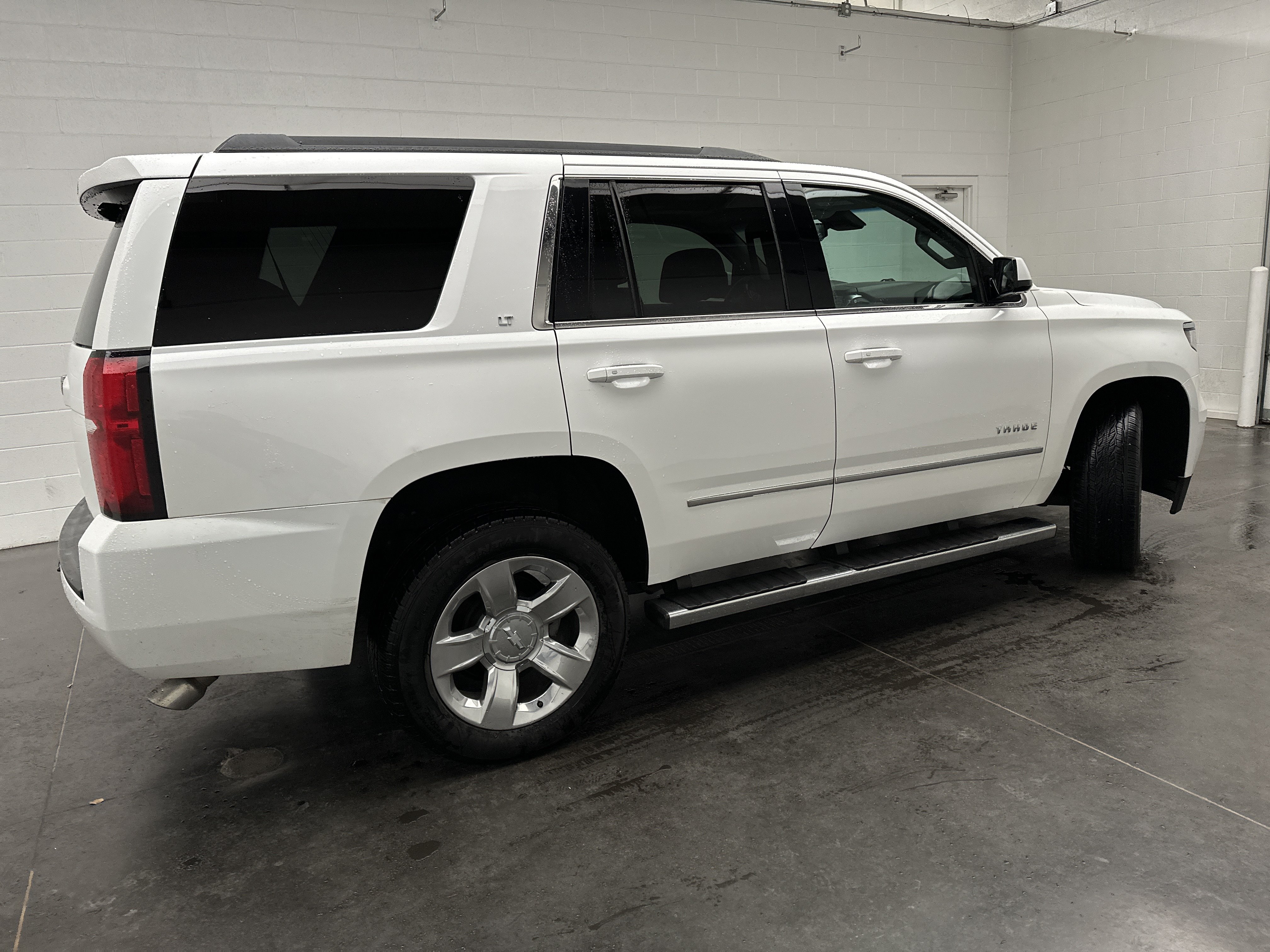 Used 2018 Chevrolet Tahoe LT w/ LT Signature Package AWD/4WD image 10