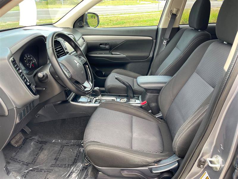 Used 2017 Mitsubishi Outlander ES AWD/4WD image 13