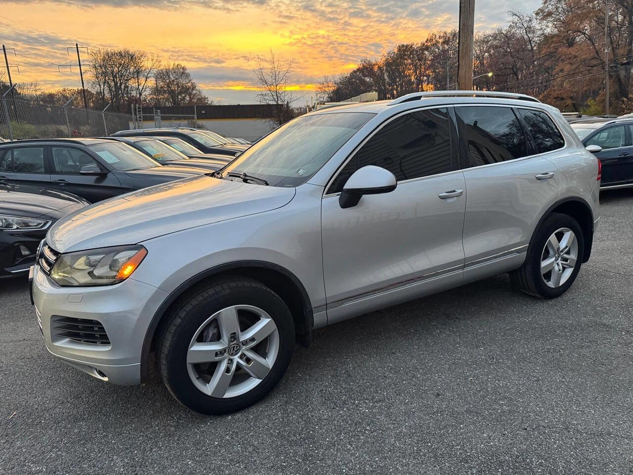 Used 2014 Volkswagen Touareg TDI image 4