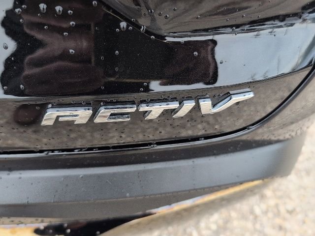 Used 2025 Chevrolet Trax ACTIV w/ Sunroof Package image 19