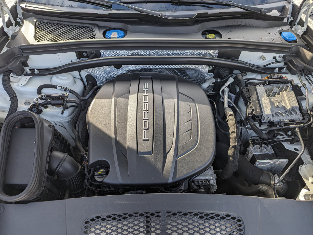 Used 2020 Porsche Macan AWD image 47