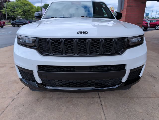 Used 2023 Jeep Grand Cherokee L Laredo AWD/4WD image 10