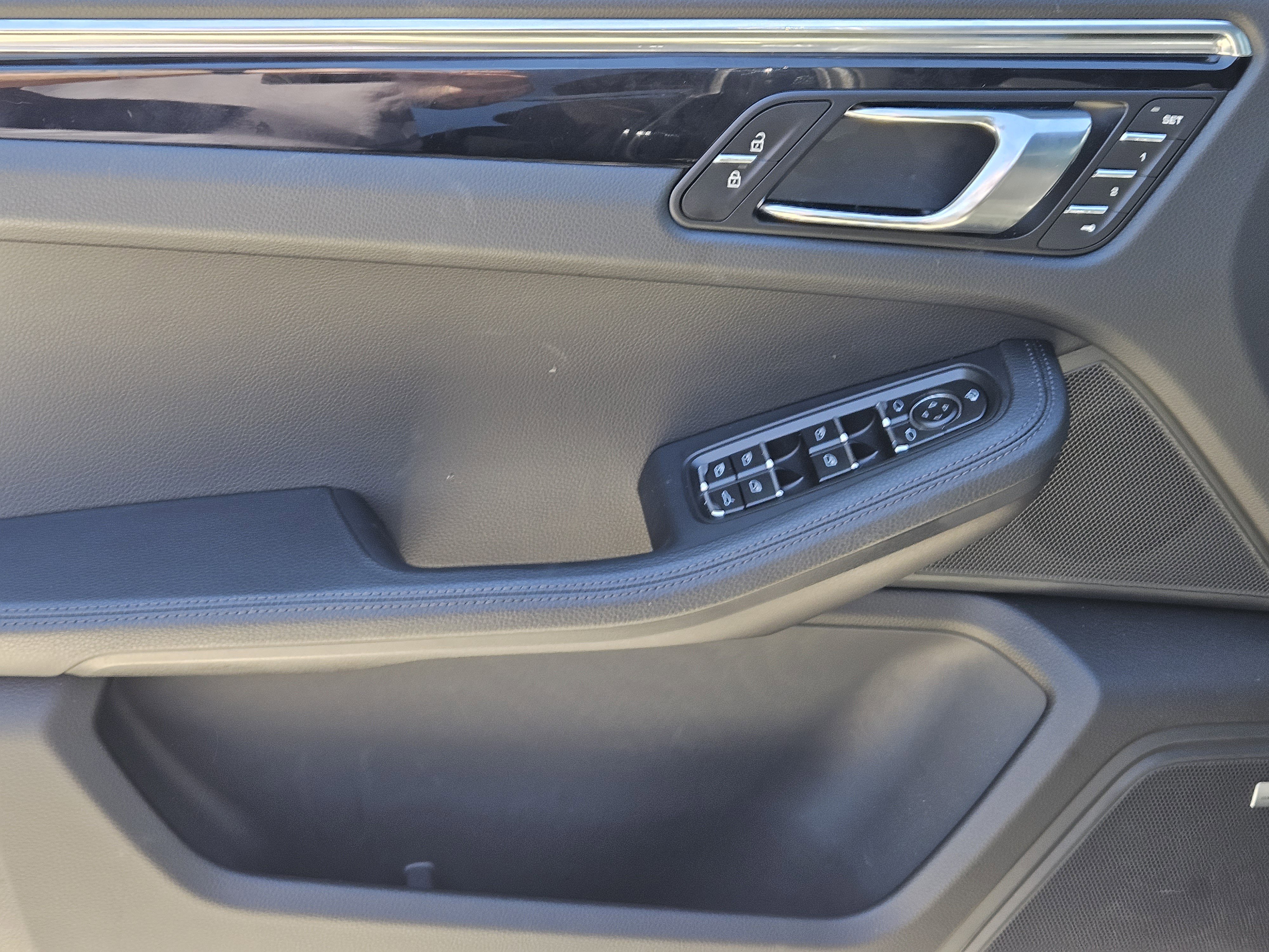 Used 2026 Porsche Macan image 22