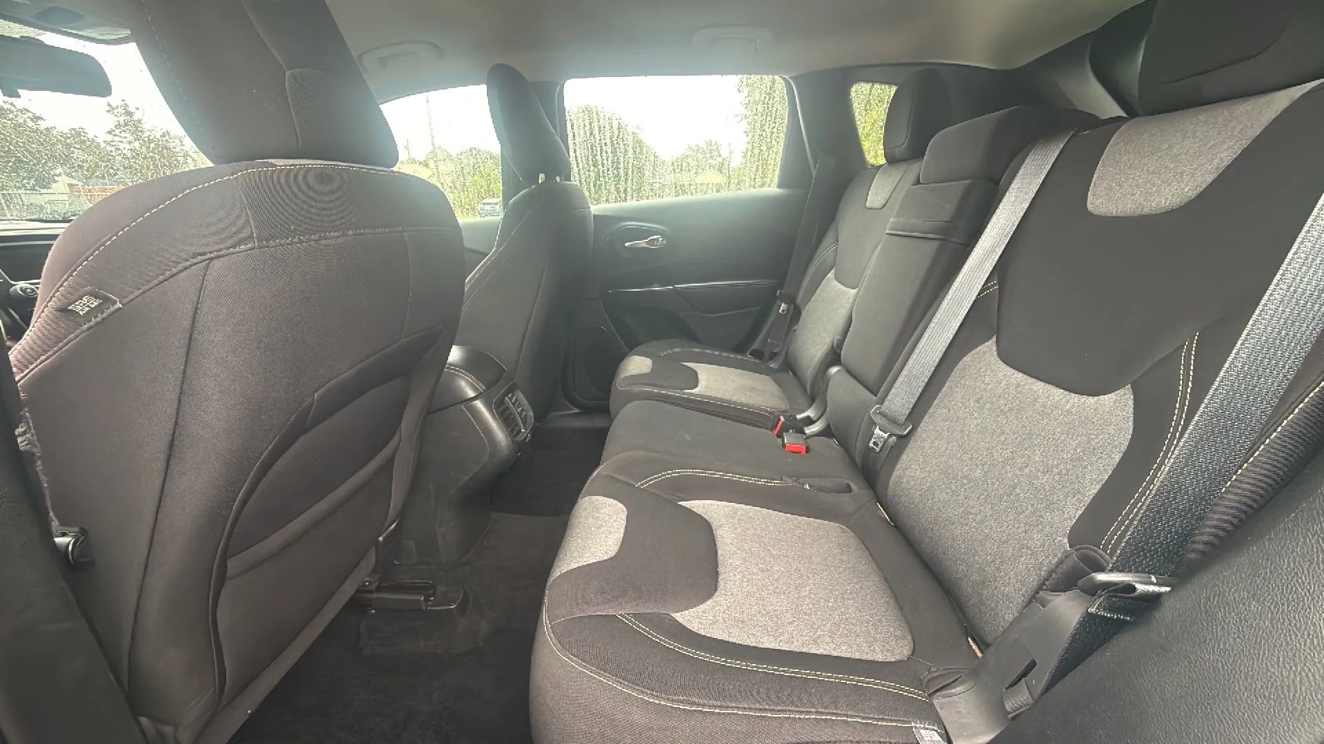 Used 2014 Jeep Cherokee Sport image 20