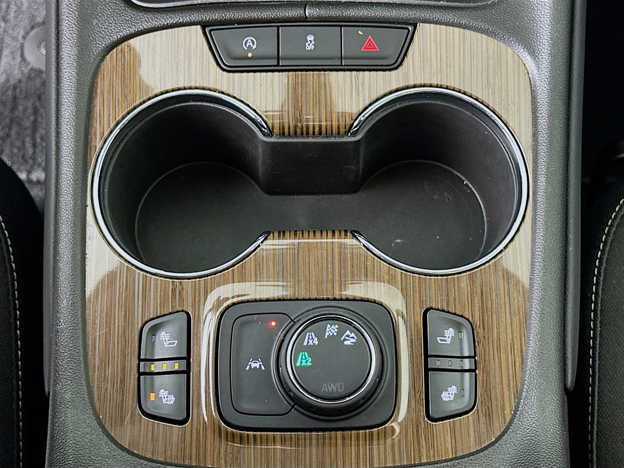 Used 2023 GMC Acadia SLE w/ Driver Convenience Package image 25