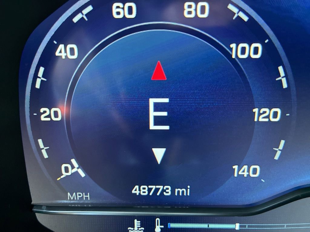 Used 2022 Chevrolet Suburban RST w/ Luxury Package image 12