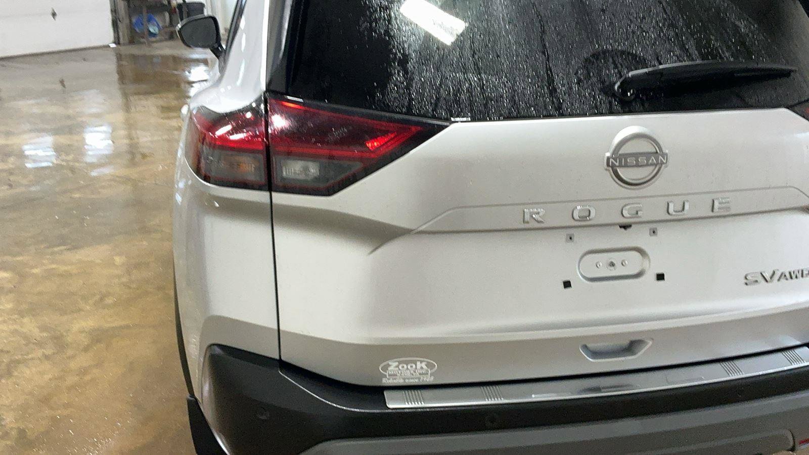 Used 2023 Nissan Rogue SV w/ SV Premium B Package image 6