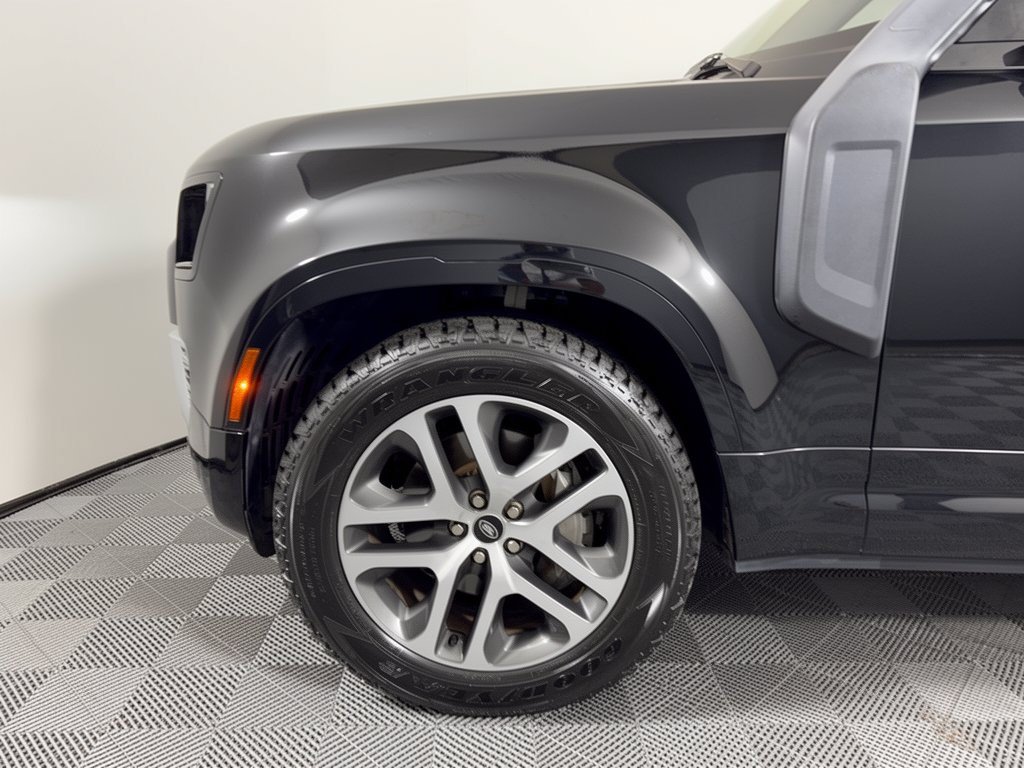 Used 2022 Land Rover Defender 110 XS Edition AWD/4WD image 13