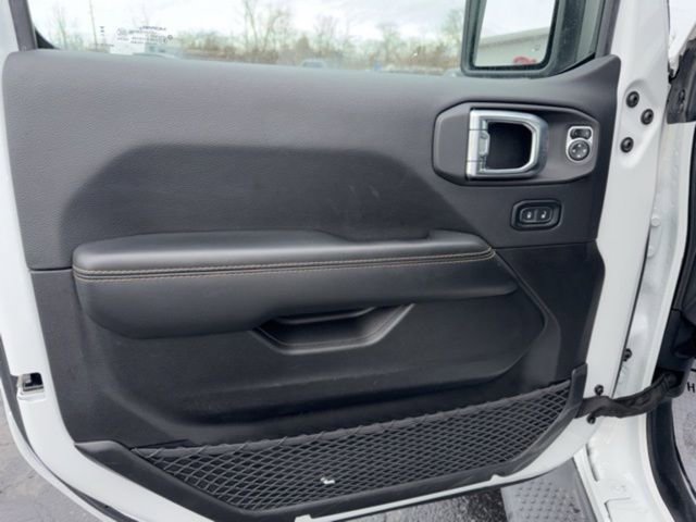 Used 2025 Jeep Wrangler Unlimited Sahara image 10