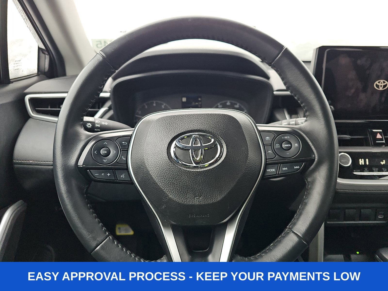 Used 2024 Toyota Corolla Cross LE image 21