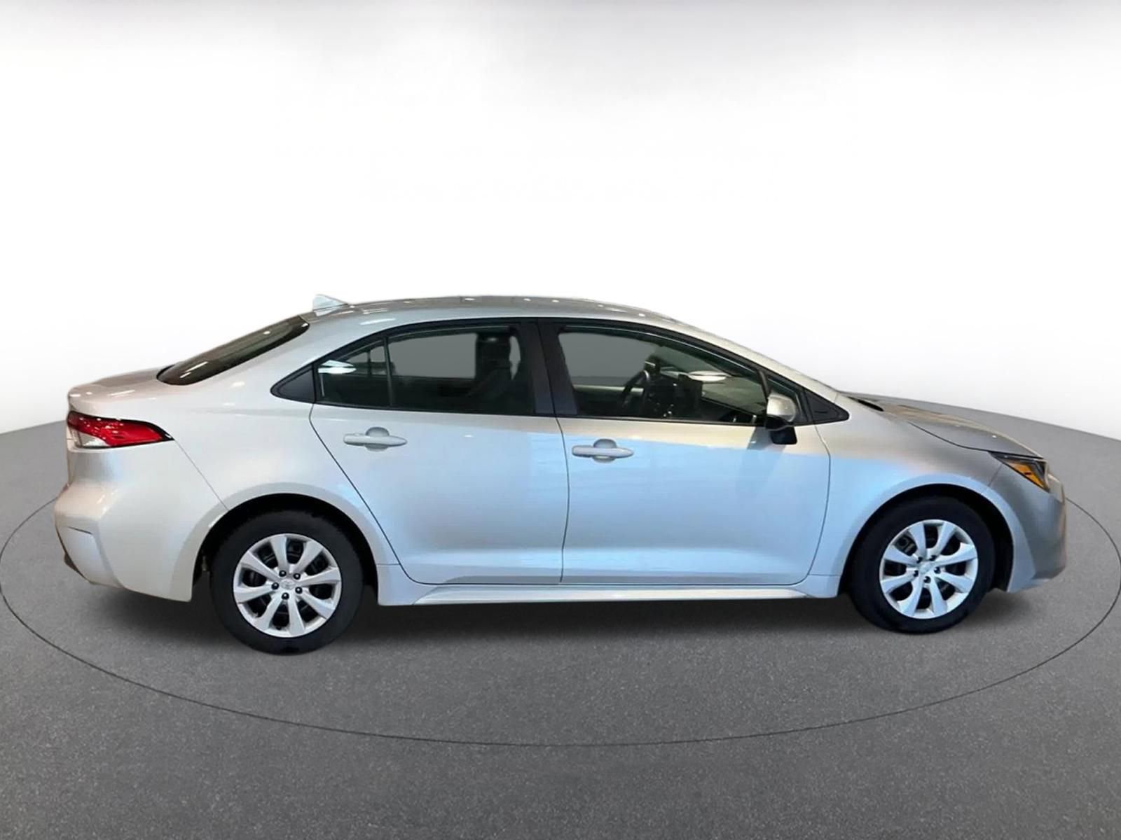 Used 2025 Toyota Corolla LE image 16