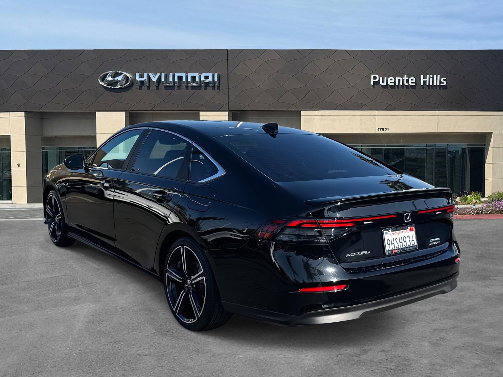 Used 2023 Honda Accord Sport image 4