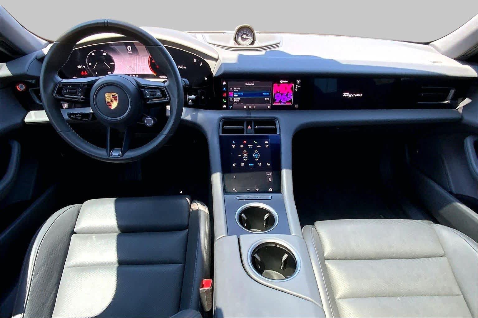Used 2022 Porsche Taycan RWD image 13
