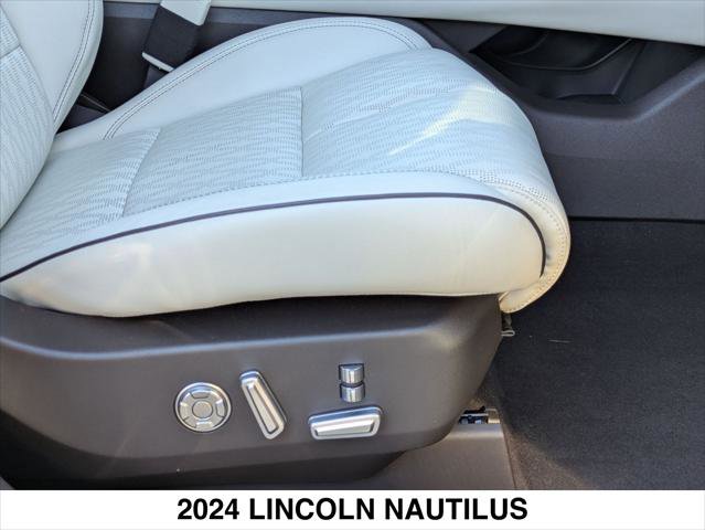 Used 2024 Lincoln Nautilus Black Label w/ Jet Appearance Package (87T) image 28