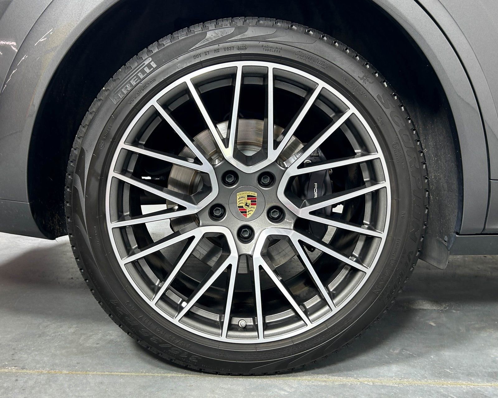 Used 2023 Porsche Cayenne Coupe image 13