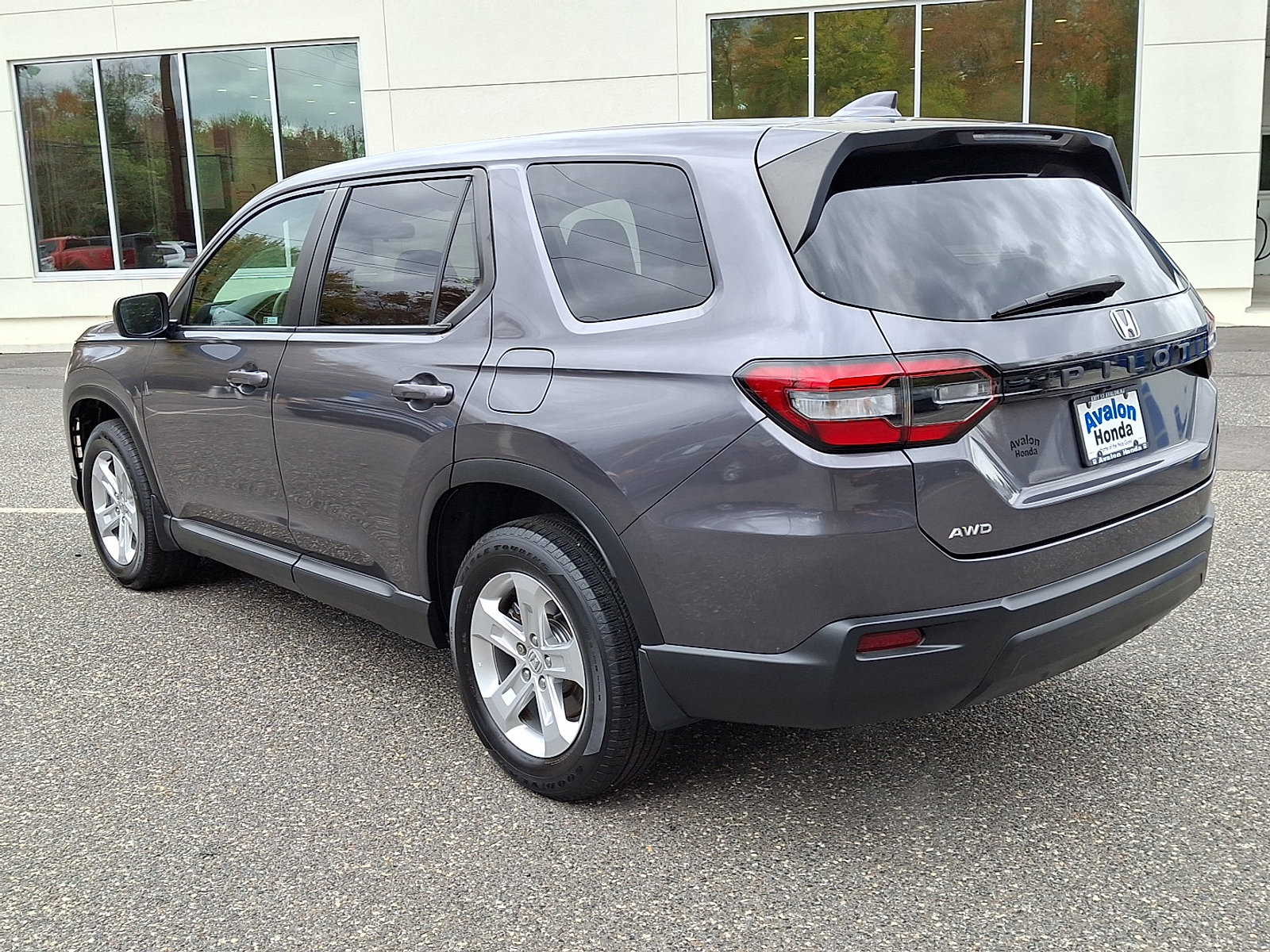 Used 2023 Honda Pilot LX image 7