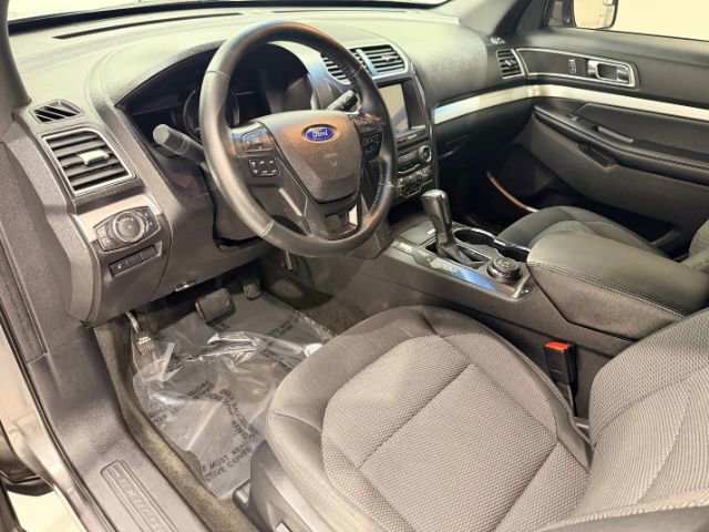 Used 2017 Ford Explorer XLT w/ Equipment Group 201A image 29