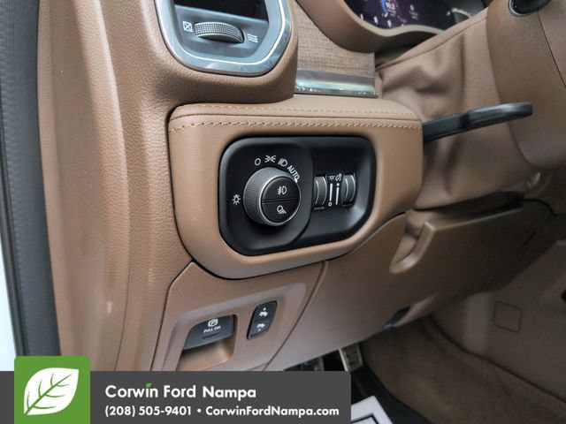 Used 2023 RAM 1500 Limited AWD/4WD image 13