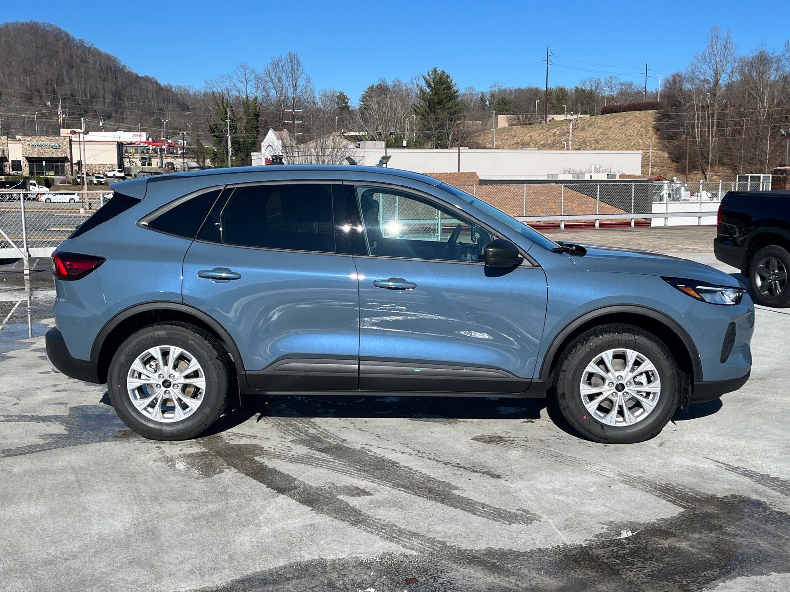 New 2026 Ford Escape Active w/ Tech Pack #1 AWD/4WD image 2