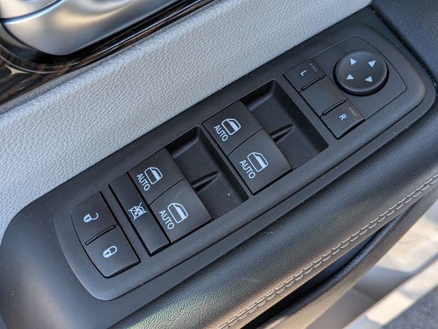 Certified 2022 Chrysler Pacifica Limited AWD/4WD image 25