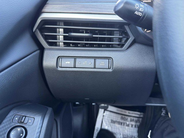 Used 2025 Nissan Altima 2.5 SV image 14