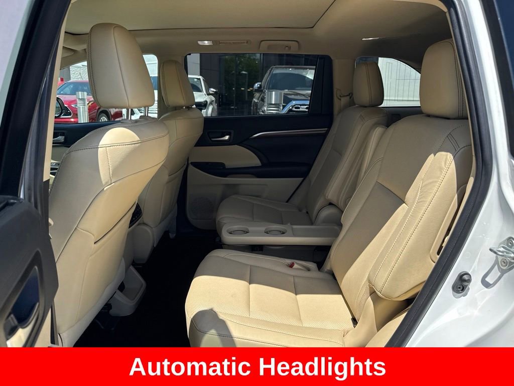 Used 2019 Toyota Highlander Limited Platinum AWD/4WD image 14
