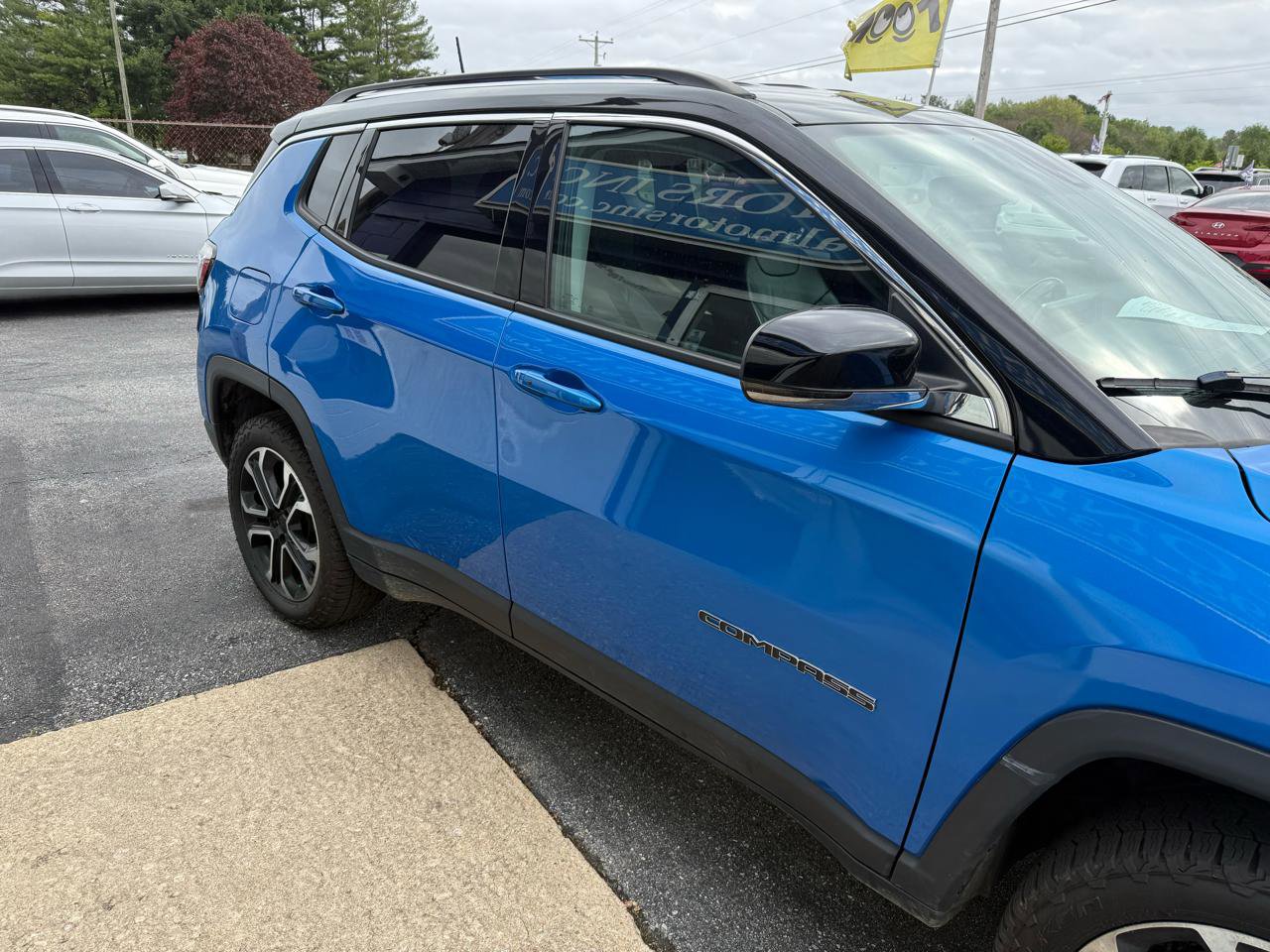 Used 2022 Jeep Compass Limited AWD/4WD image 5