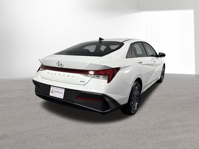 Used 2025 Hyundai Elantra Hybrid FWD image 13