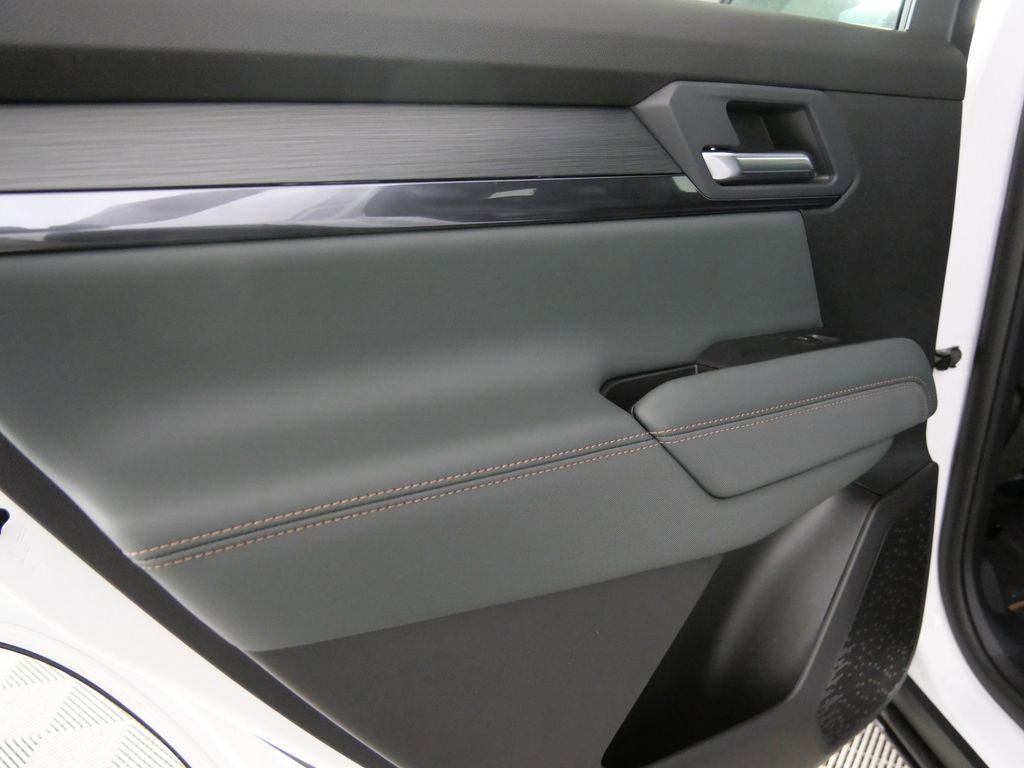 New 2026 GMC Terrain AT4 w/ Convenience Package III image 17