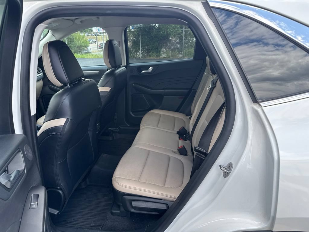 Used 2021 Ford Escape Titanium AWD/4WD image 10