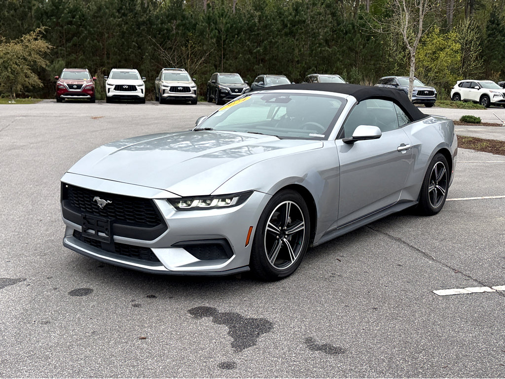 Used 2024 Ford Mustang Premium image 3