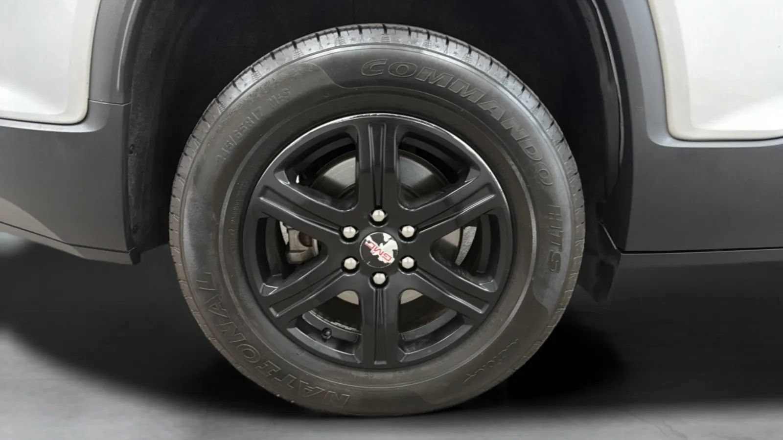 Used 2018 GMC Acadia SLE FWD image 26