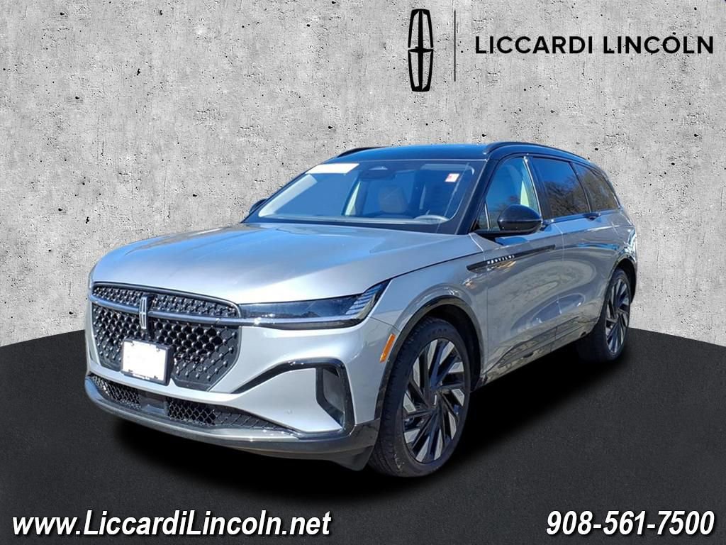 Certified 2025 Lincoln Nautilus Reserve w/ Jet Appearance Package AWD/4WD image 3