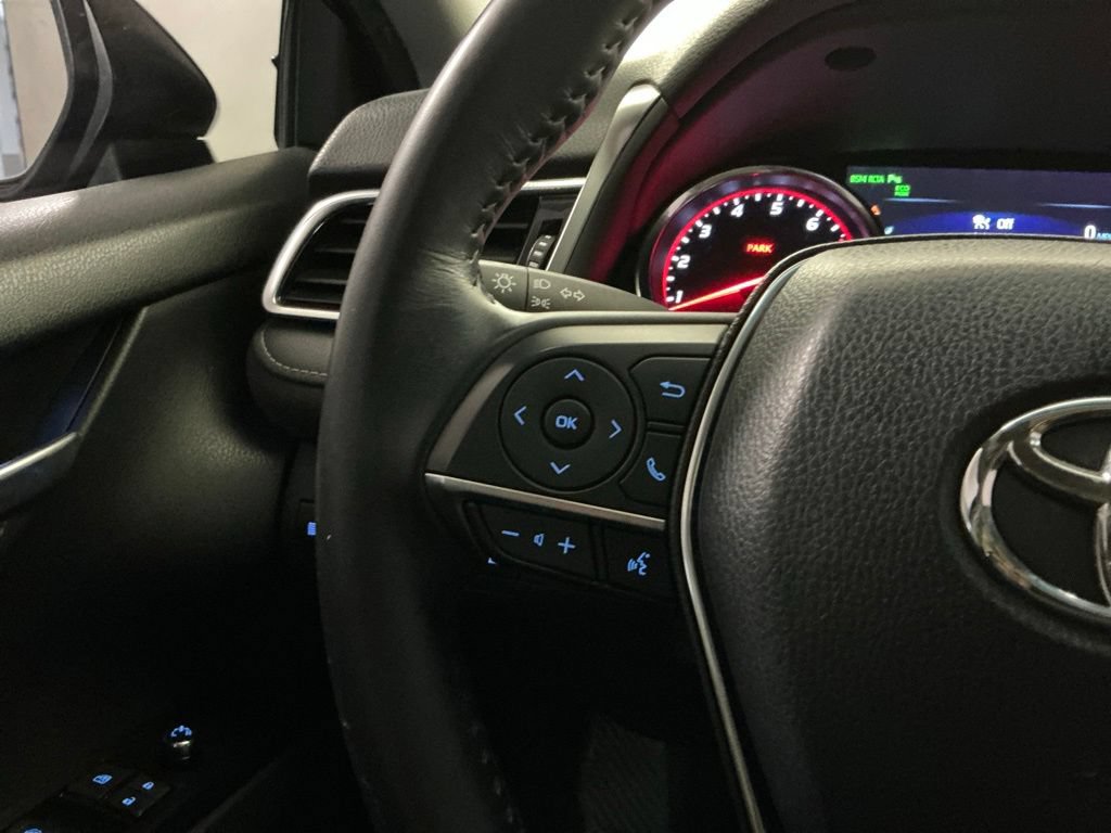 Used 2018 Toyota Camry XSE FWD image 15