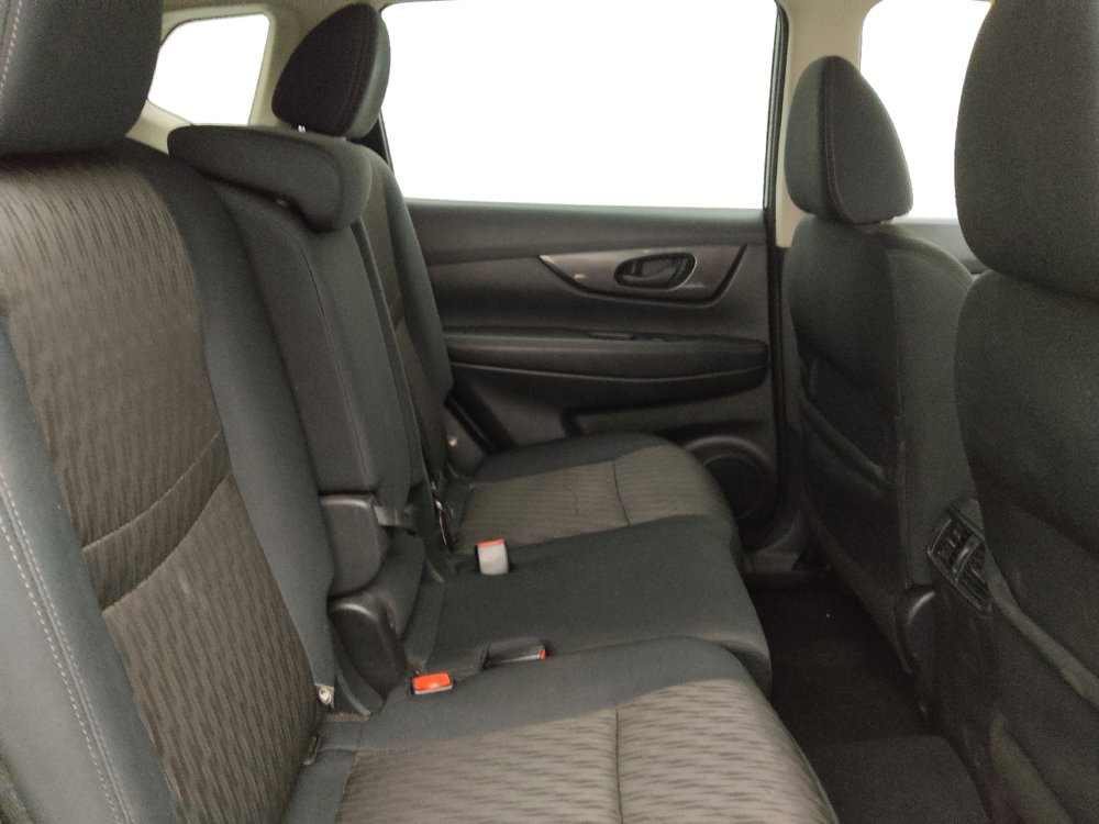 Used 2019 Nissan Rogue S FWD image 19