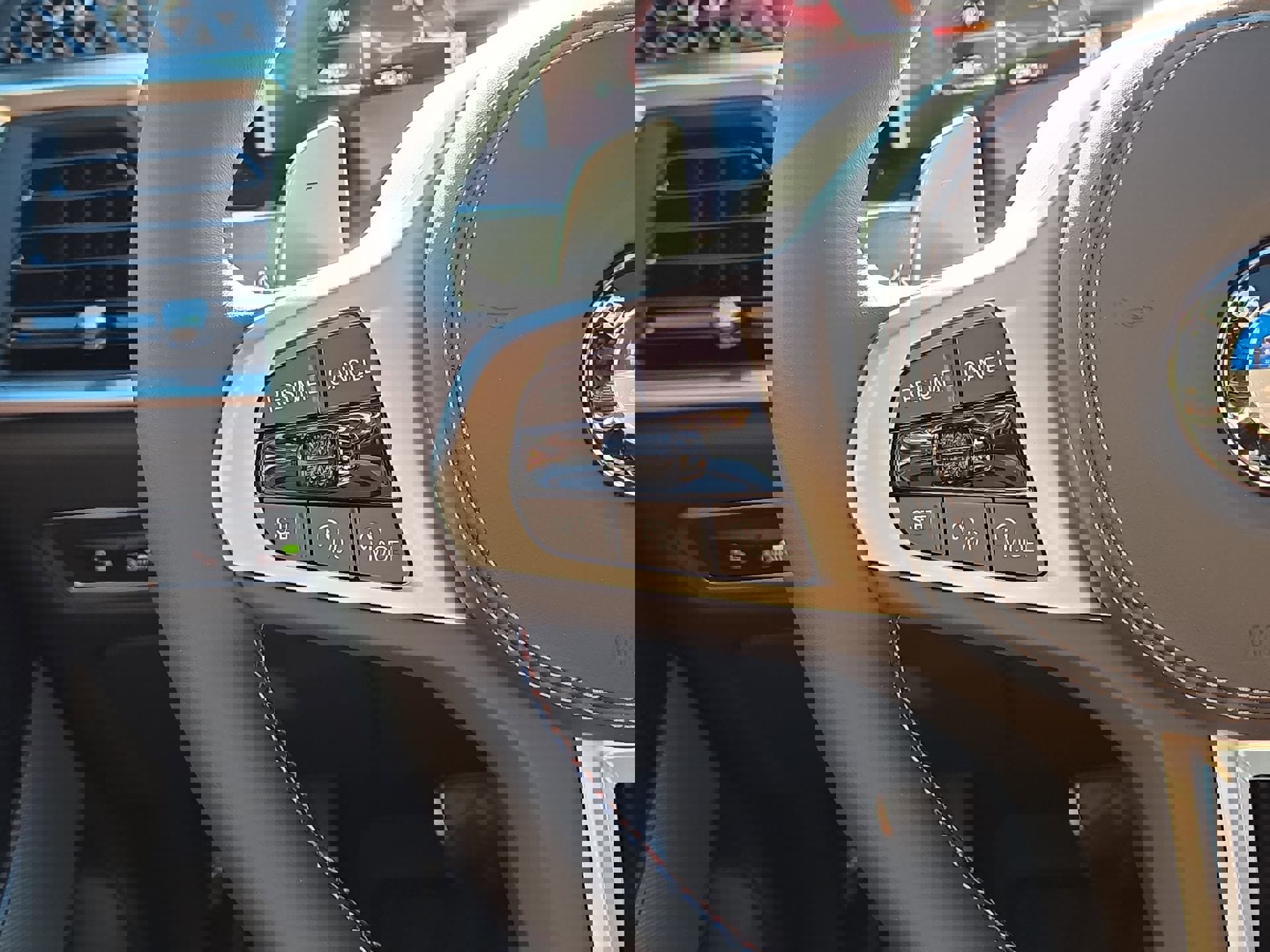 New 2026 BMW X7 M60i image 21