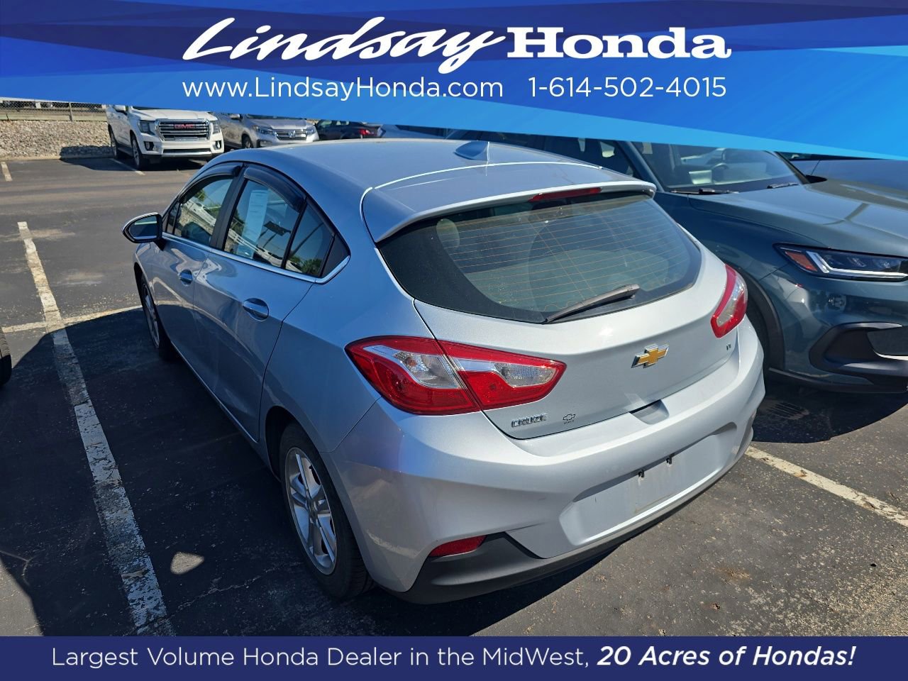 Used 2017 Chevrolet Cruze LT w/ Convenience Package FWD image 3
