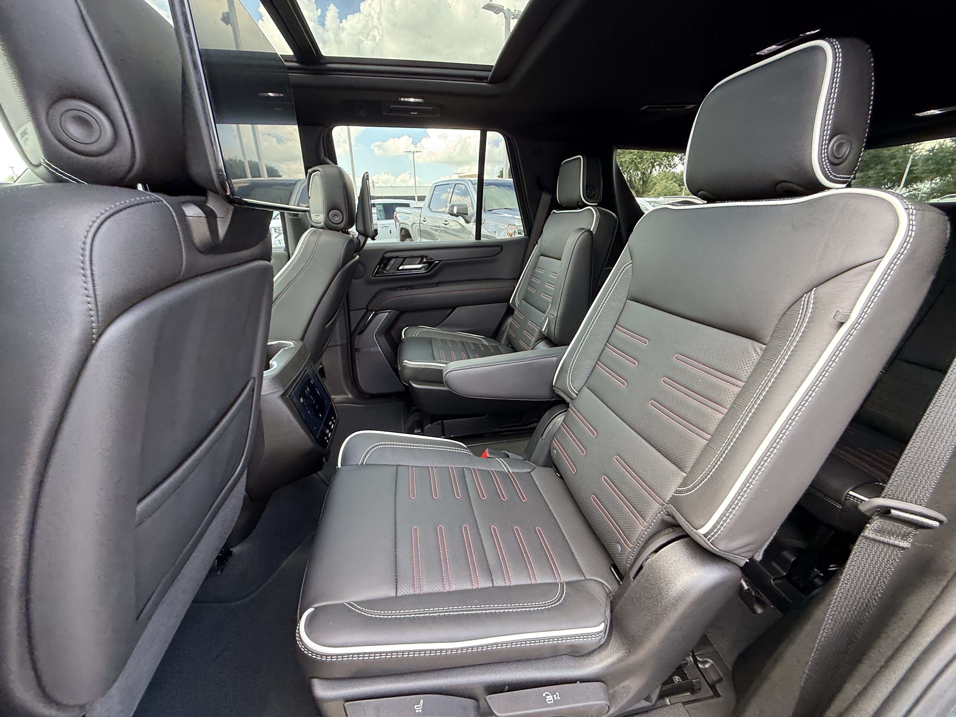 Used 2026 GMC Yukon AT4 Ultimate AWD/4WD image 29