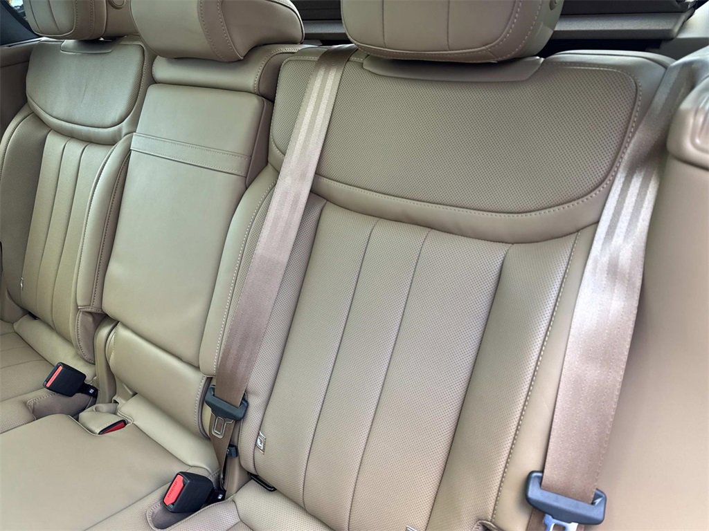 New 2026 Land Rover Range Rover SE image 15