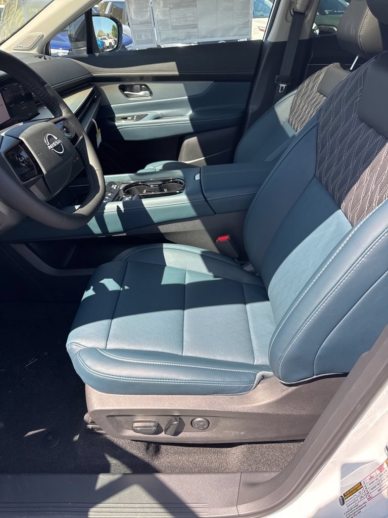 New 2026 Nissan Murano Platinum w/ Cargo Package AWD/4WD image 9