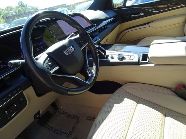 Used 2021 Cadillac Escalade Premium Luxury w/ Driver Assist Tech Package AWD/4WD image 14