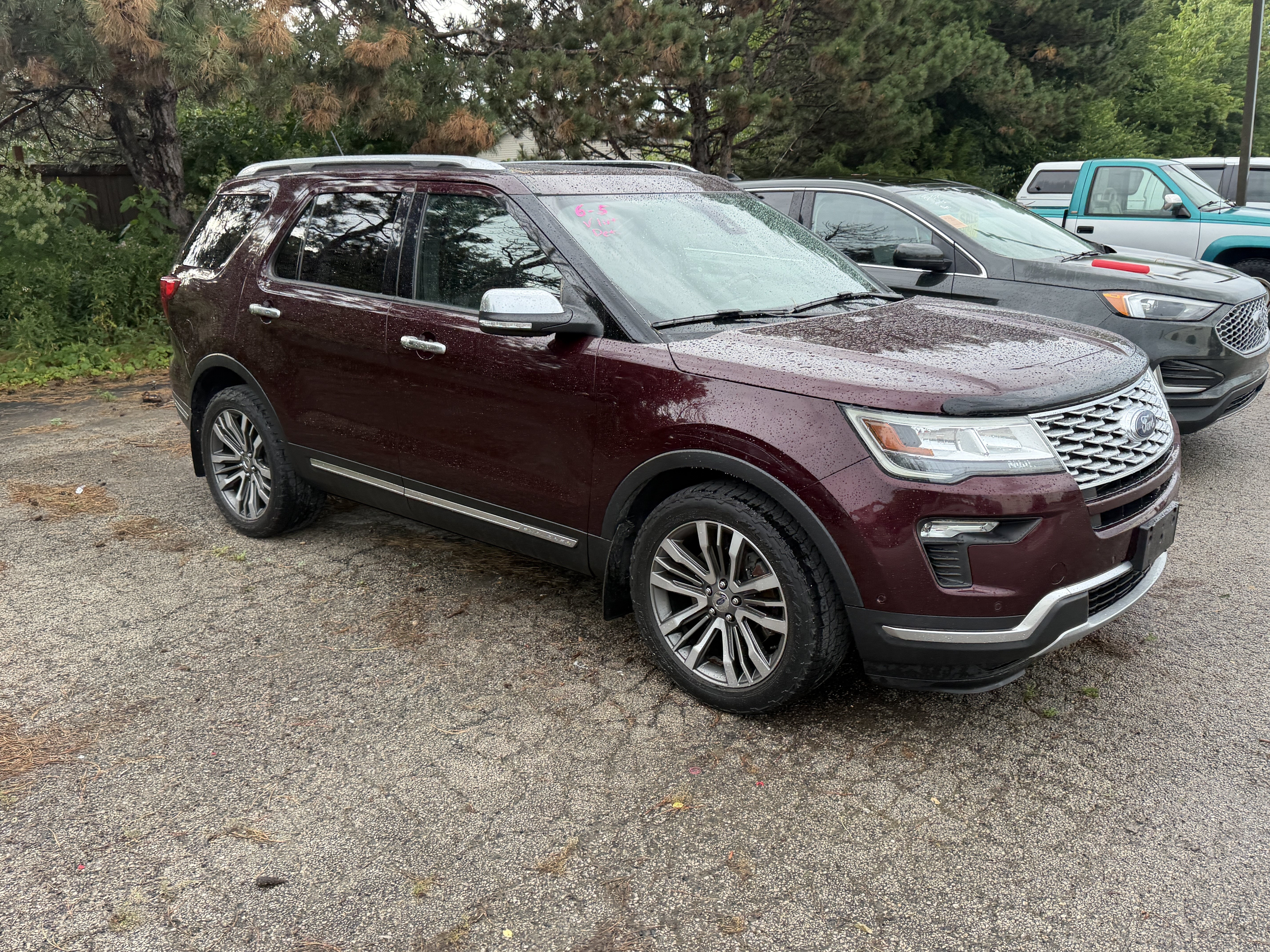 Used 2019 Ford Explorer Platinum AWD/4WD image 2