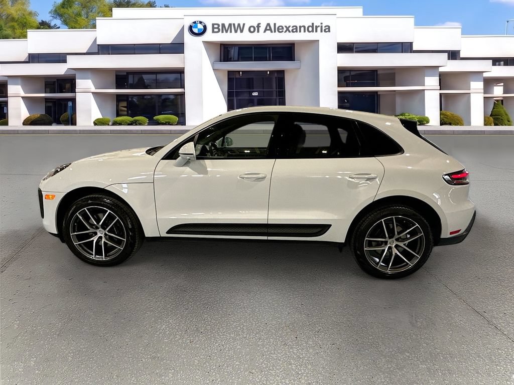 Used 2024 Porsche Macan AWD/4WD image 8