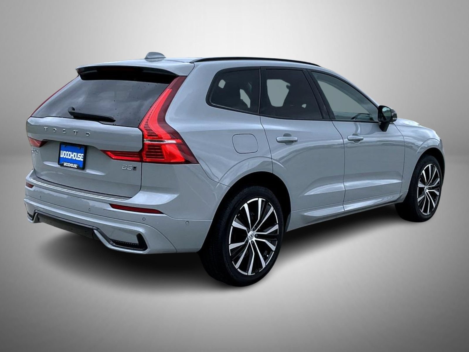 Used 2024 Volvo XC60 B5 Plus w/ Protection Package Premier AWD/4WD image 5