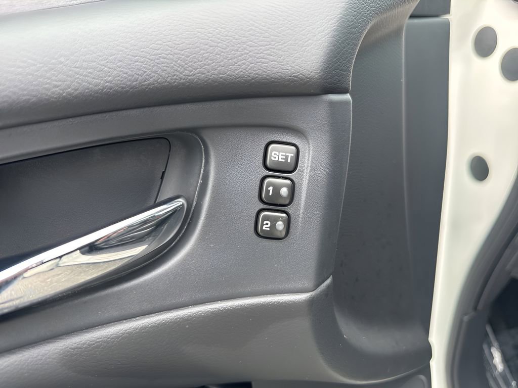 Used 2024 Nissan Murano SL image 11