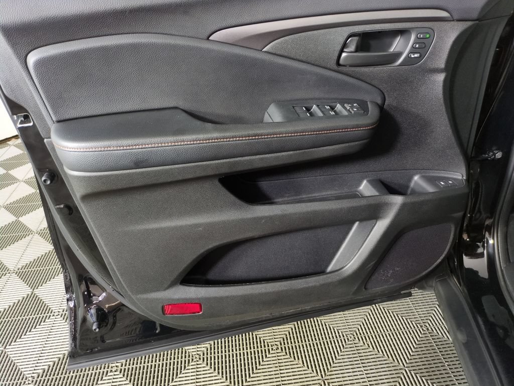 Certified 2023 Honda Passport TrailSport image 14