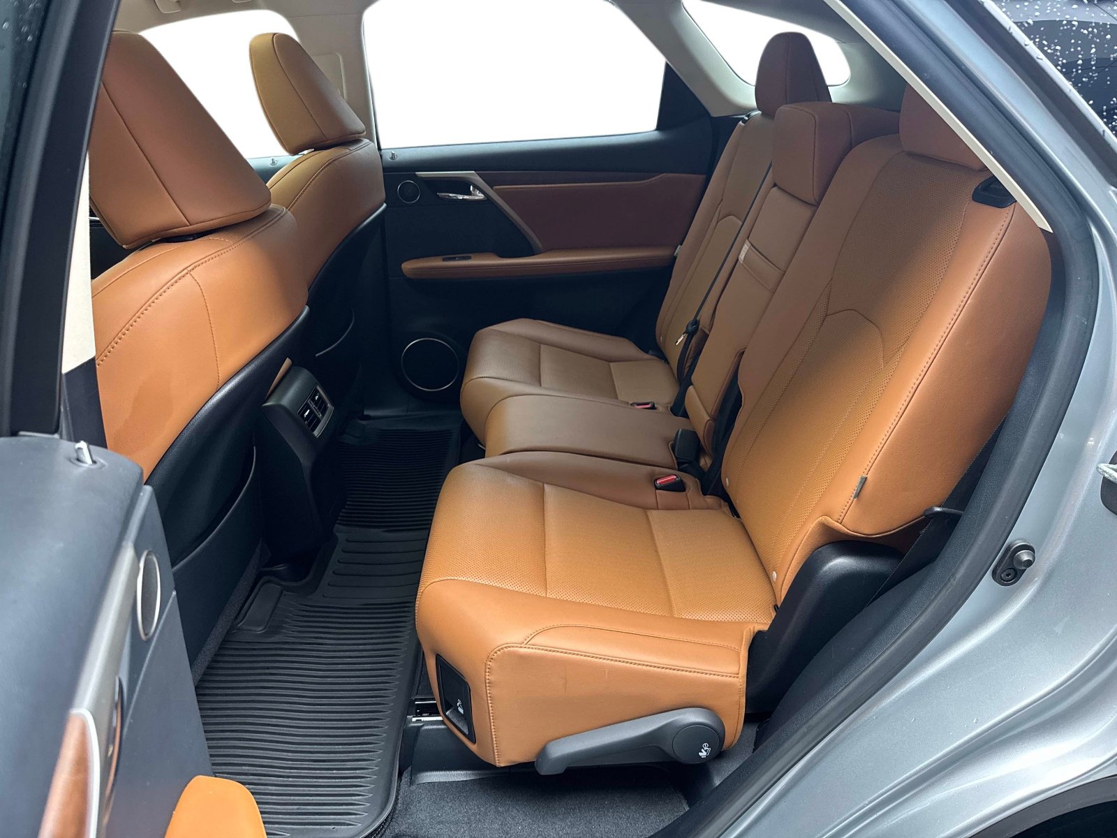 Certified 2022 Lexus RX 350L Premium w/ Premium Package AWD/4WD image 14